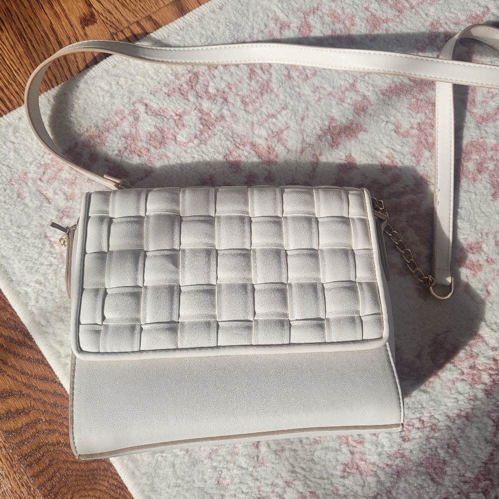 A new day White Crossbody Bag with Quilted Texture and Long Strap